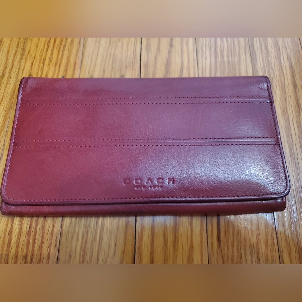 Rare Coach Vintage Burgundy Very Soft Leather Trifold  Wallet Womens